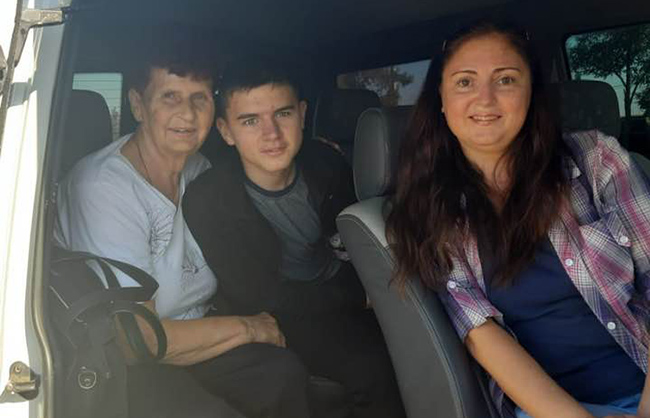 Семья Сенцова выехала из Крыма и направляется в Киев